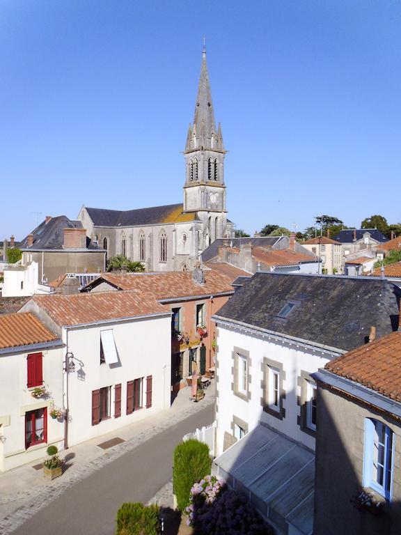 Le Petit Chateau - Tiffauges Proche Puy Dufou Exterior foto