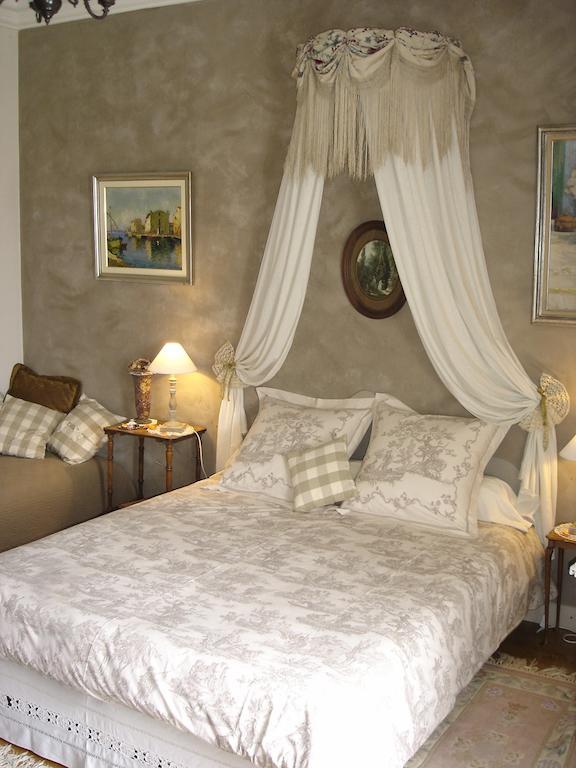 Le Petit Chateau - Tiffauges Proche Puy Dufou Habitación foto