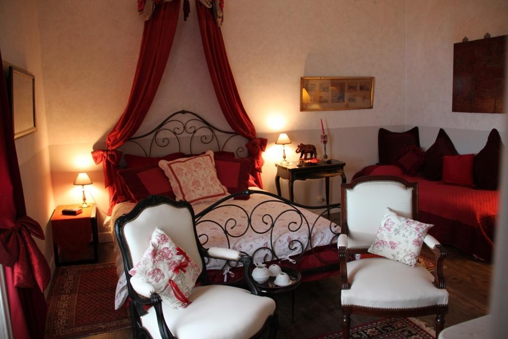 Le Petit Chateau - Tiffauges Proche Puy Dufou Habitación foto