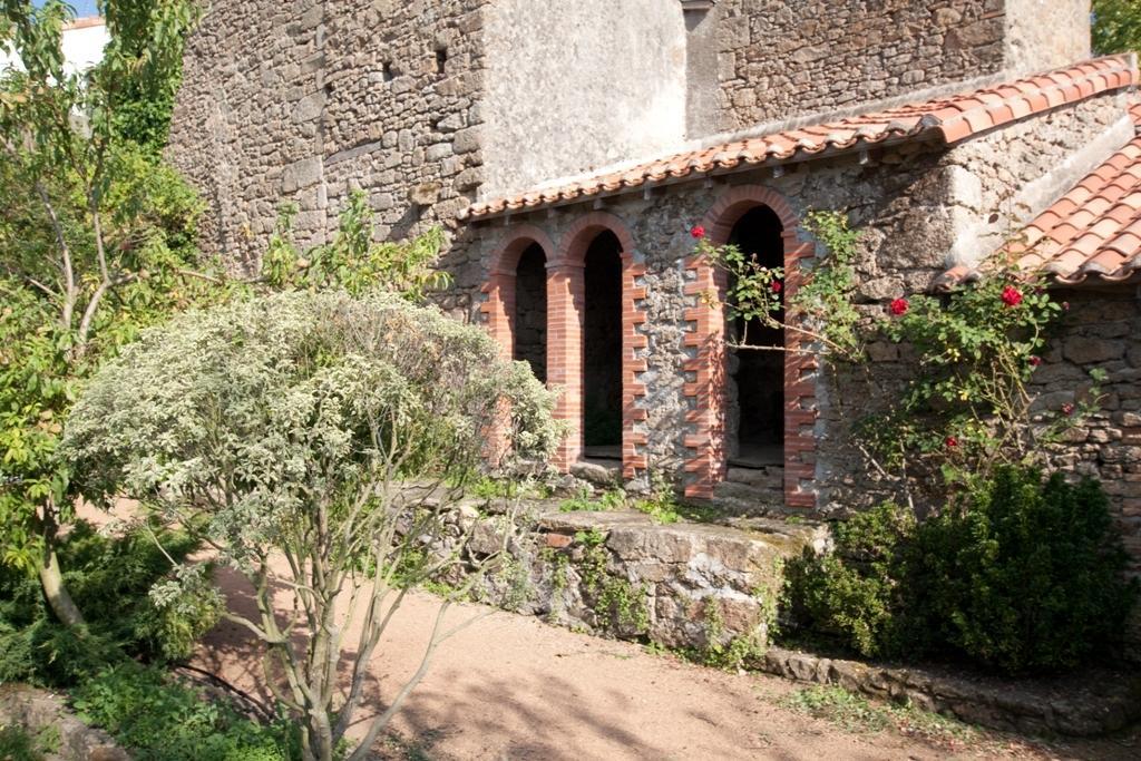 Le Petit Chateau - Tiffauges Proche Puy Dufou Exterior foto